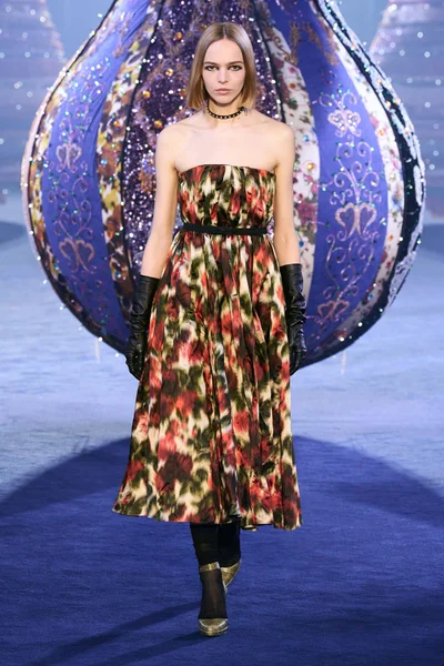Look 74